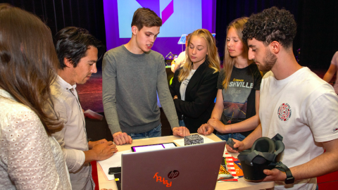 Scholieren presenteren innovatieve oplossingen tijdens Talent kleurt Flevoland event