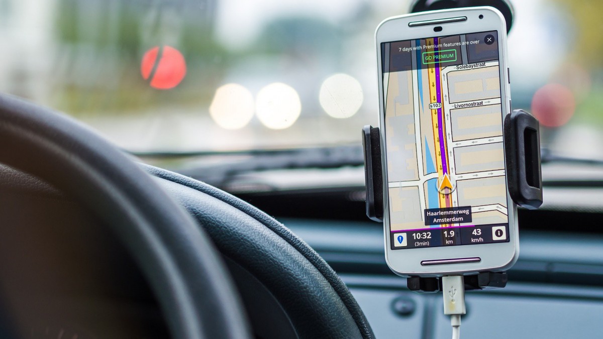 De handigste gadgets in het verkeer om het rijden iets aangenamer te maken